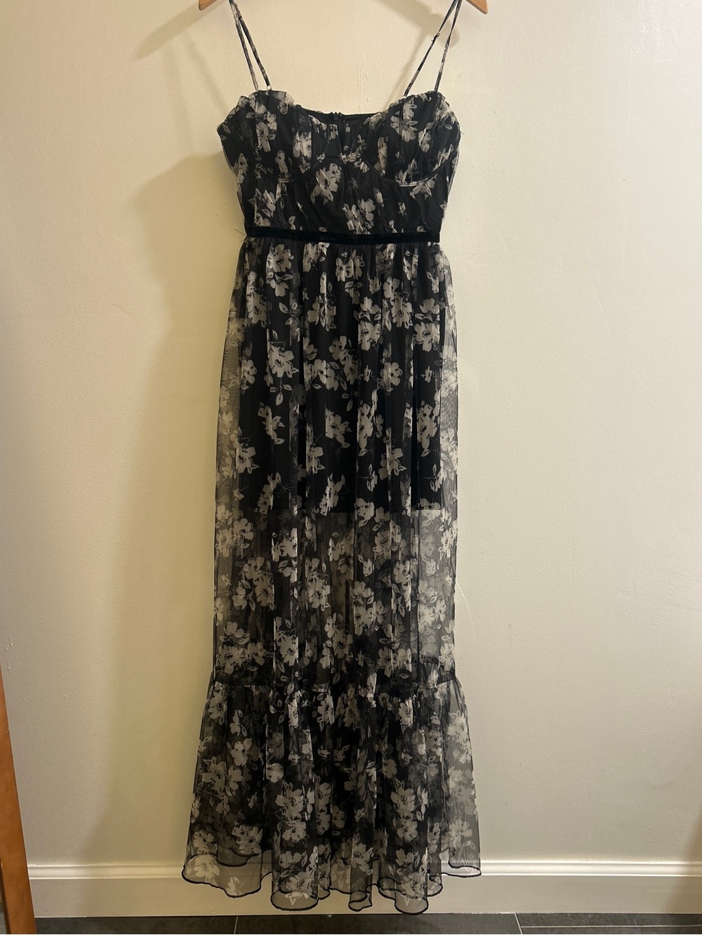 NWT Lulu’s Everlasting Chic Black Floral Tulle Bustier Maxi Dress (Medium)